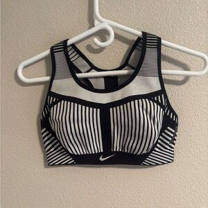 Nike FE/NOM Flyknit high support sports bra medium